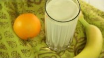 BANANA SMOOTHIE : Kids Recipe